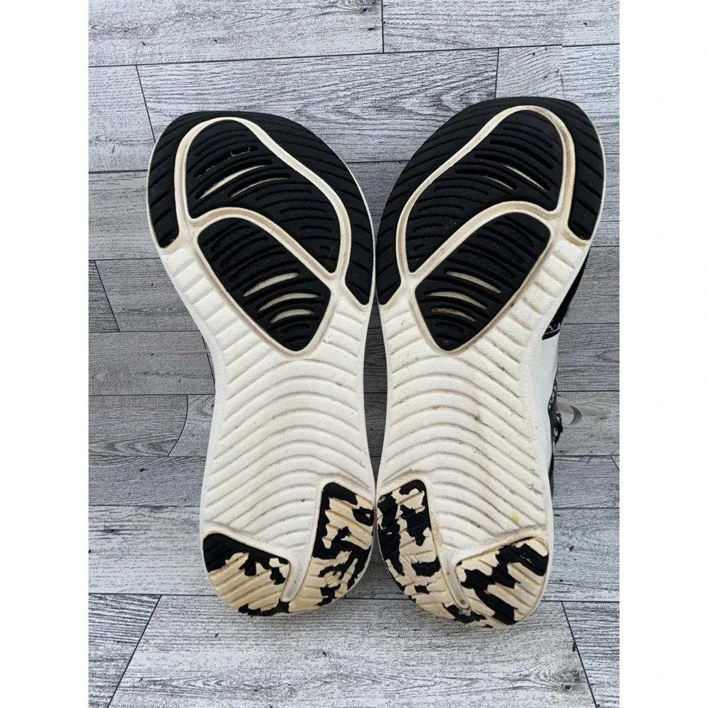 New Balance FuelCore Energize Black White Graphic Sneakers WNRGSMP1 Women Sz 8.5